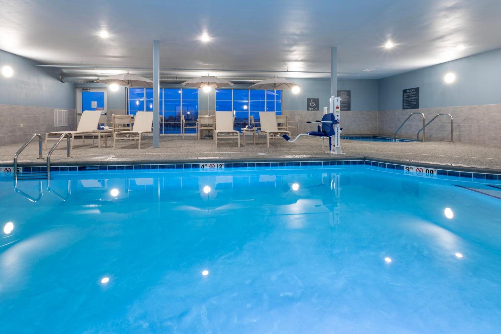 Grandstay Hotel & Suites Algona מראה חיצוני תמונה